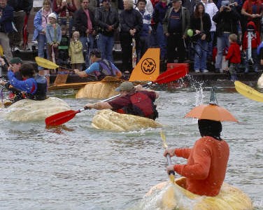 The Ocho:Pumpkin Kayaking