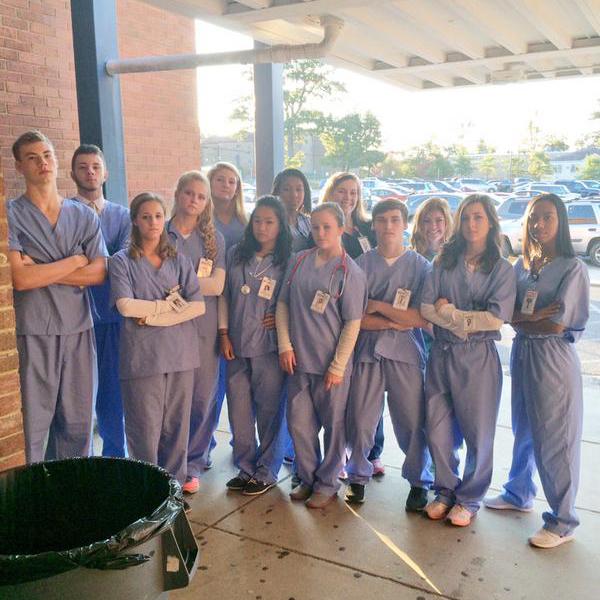 Senior Spartans get into their scrubs as fans of “Grey’s Anatomy” came out of the woodwork on Character Day during Homecoming Spirit Week.