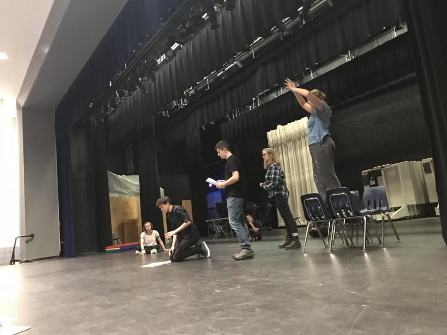 Theatre+students+rehearse+on+stage+for+their+fall+play.