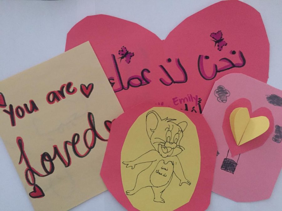 Heartwarming cards of support members of SWV made to send to victims of war in Yemen. They were written in both English and Arabic for understanding purposes. Arabic phrases with English translations were displayed on the board for club members to choose and write down. 
