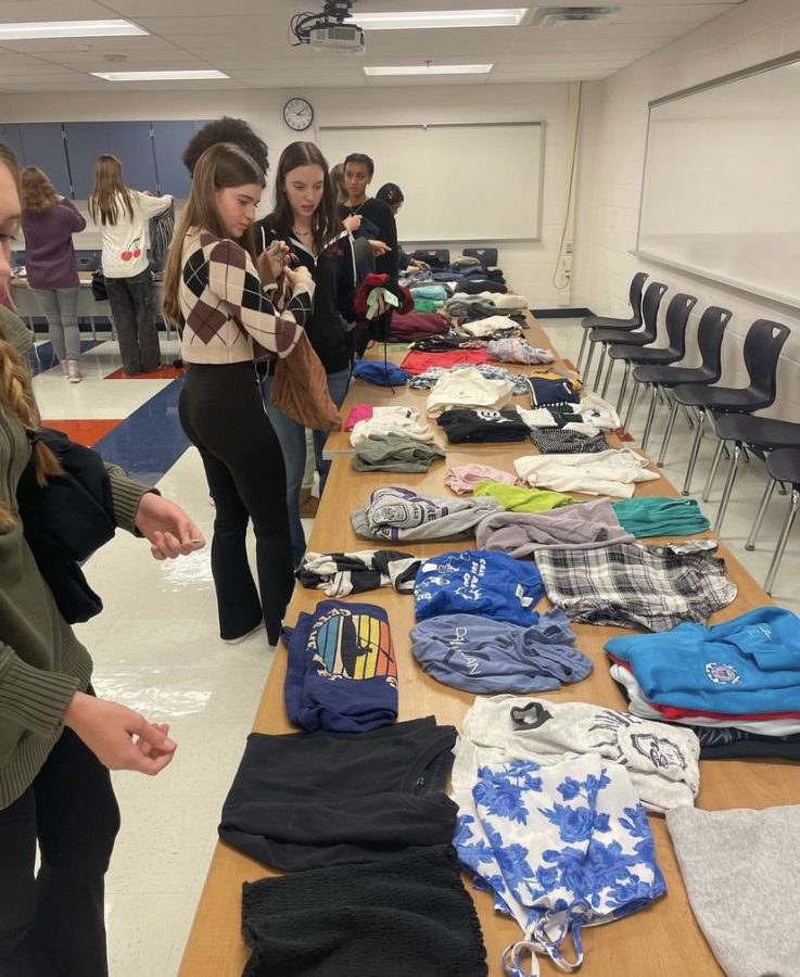 Earlier+this+school+year+in+December%2C+students+participated+in+the+Environmental+Clubs+clothing+swap+where+they+were+able+to+promote+sustainability+through+donating+clothes+and+reusing.