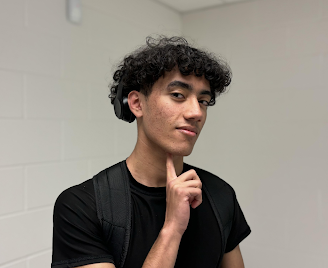 Junior William Yusef participates in and follows looksmaxxing through TikTok and Instagram Reels by doing things such as mewing, working out and dieting for what he believes will improve his appearance and wellness. Sophomore Hayden Carl and junior JJ Tiago cite this reason also.