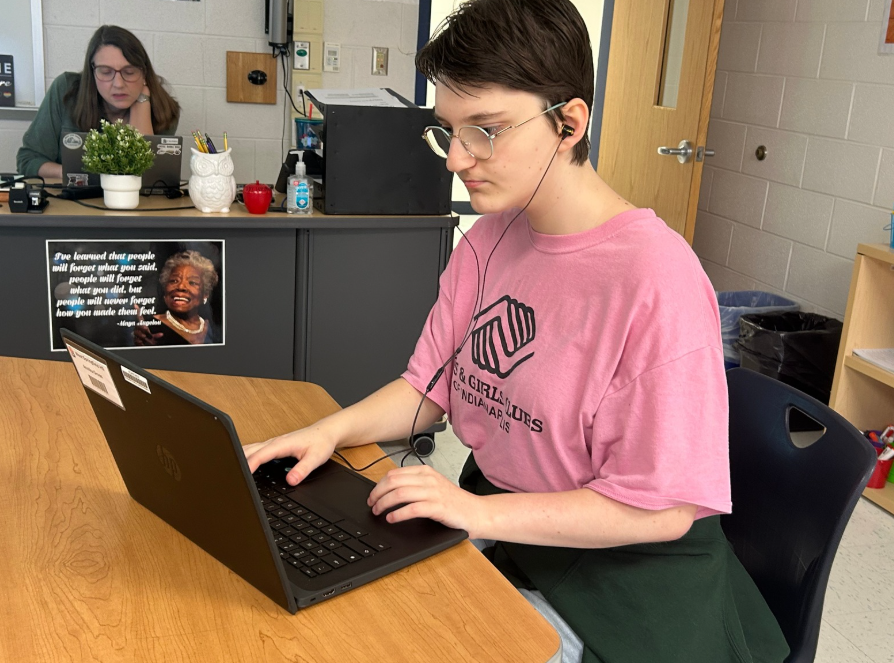 Senior Annika Gross likes to listen to ambient cafe music of her favorite shows to calm her mind while doing assignments.